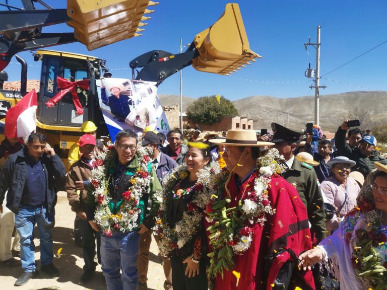 ENTREGA DE MAQUINARIA-EL PUENTE (3)