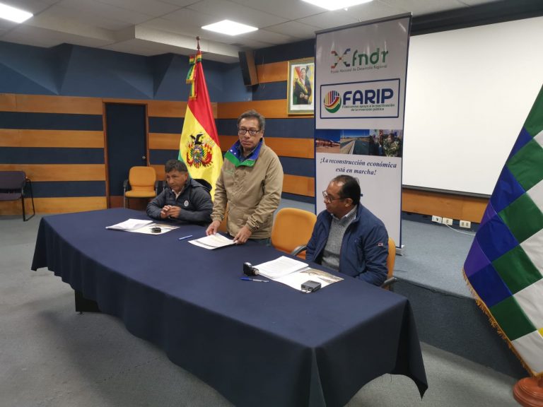 FIRMA DE CONTRATO - SAMAIPATA Y COLQUIRI (3)