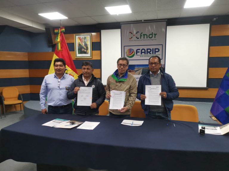 FIRMA DE CONTRATO - SAMAIPATA Y COLQUIRI (4)