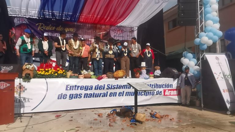 ENTREGA DE PAVIMENTADO - GAM ARANI (1)