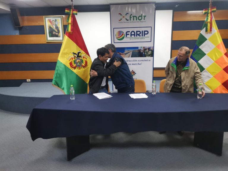 FIRMA DE CONTRATO - GAD CHUQUISACA (1)