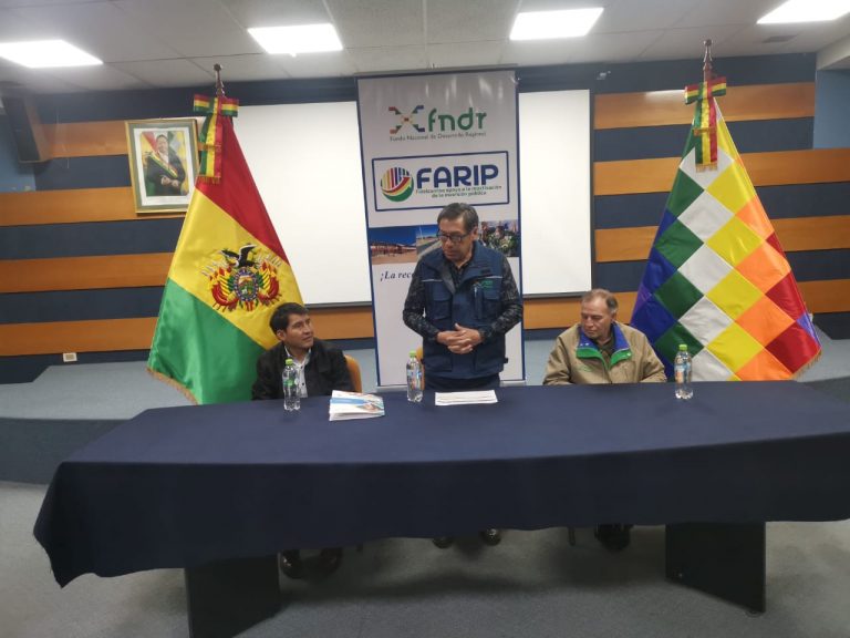 FIRMA DE CONTRATO - GAD CHUQUISACA (4)